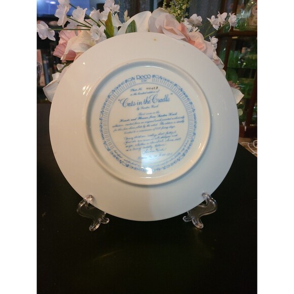 Sandra Kuck "Hearts and Flowers" Cats in the Cradle Collector Plate - Picture 2 of 3